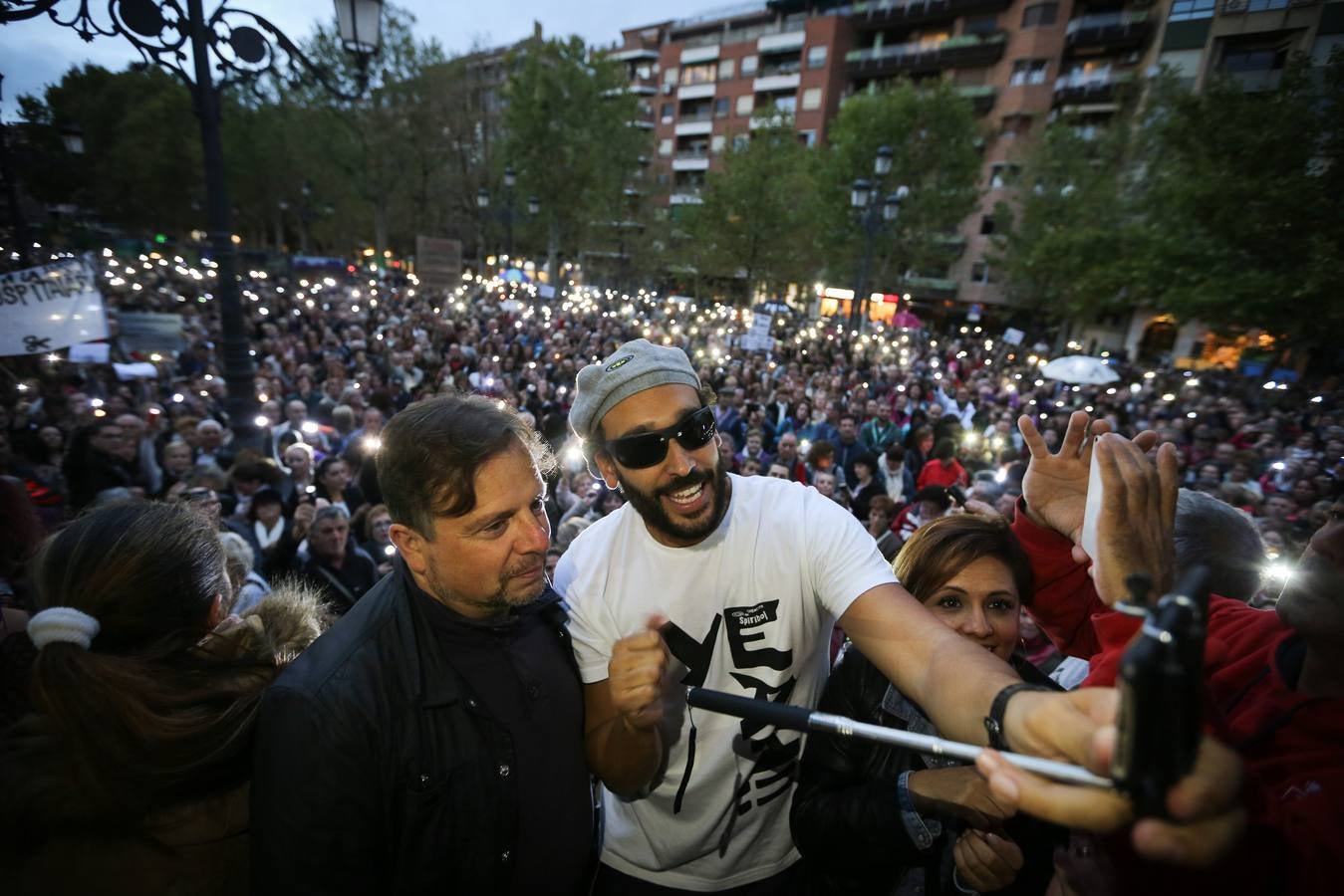 Unas 35.000 personas vuelven a clamar por #2hospitalescompletos en Granada