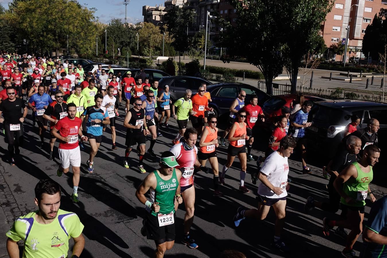 Miles de participantes en la Media Maratón de Granada