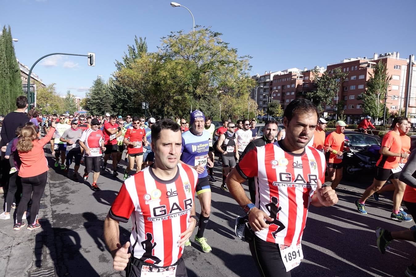 Miles de participantes en la Media Maratón de Granada