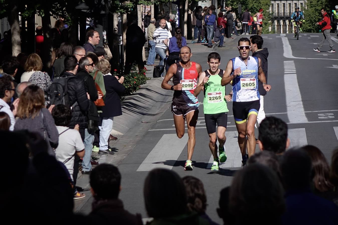 Miles de participantes en la Media Maratón de Granada