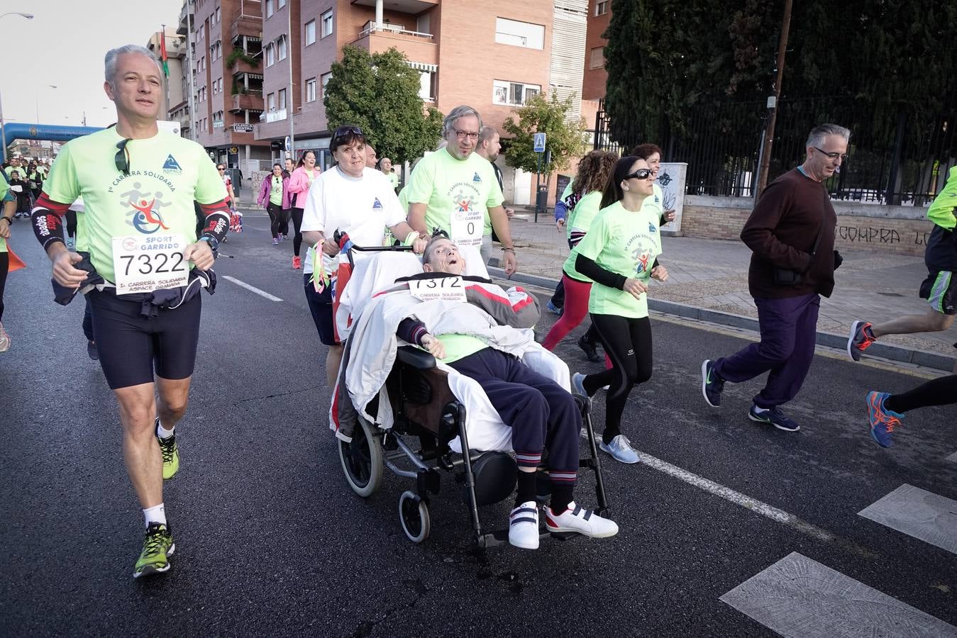 Miles de participantes en la Media Maratón de Granada