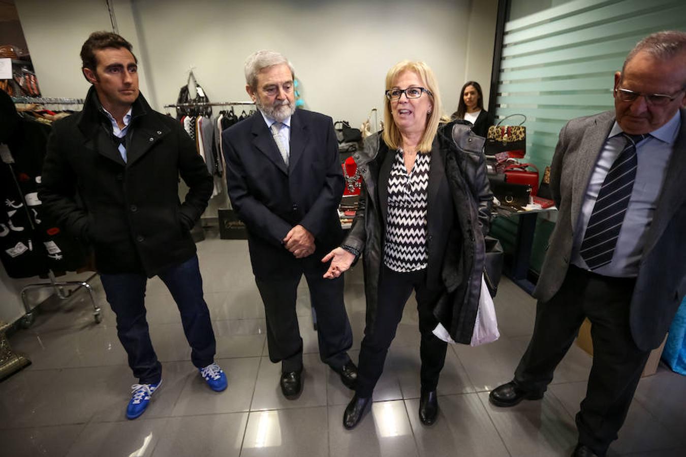 Echando un capote a quien lo necesita