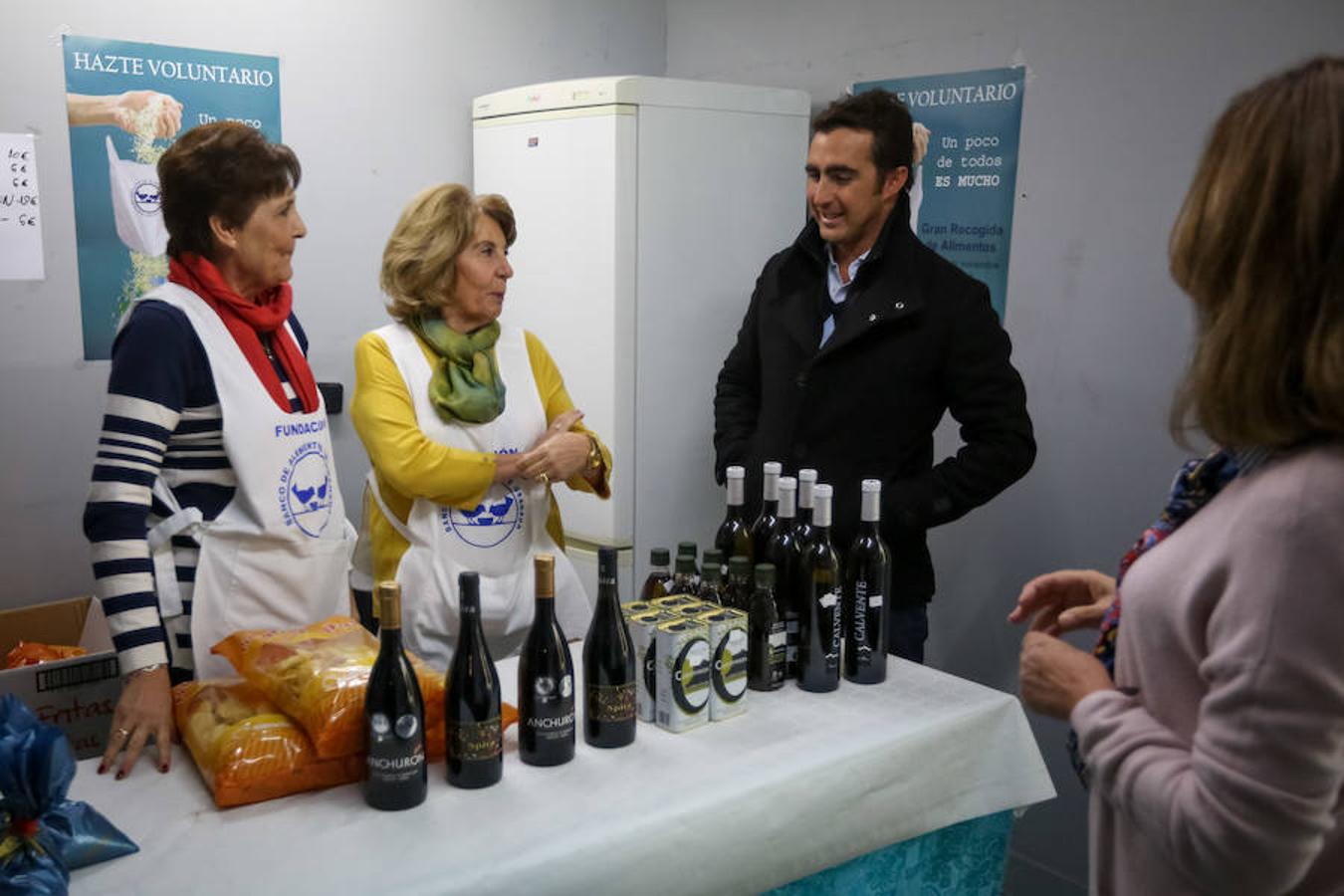 Echando un capote a quien lo necesita