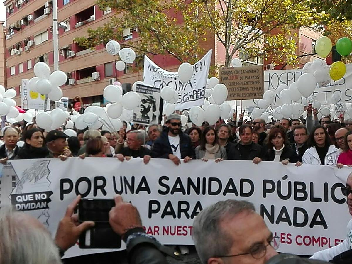 En directo | Manifestación por dos hospitales completos