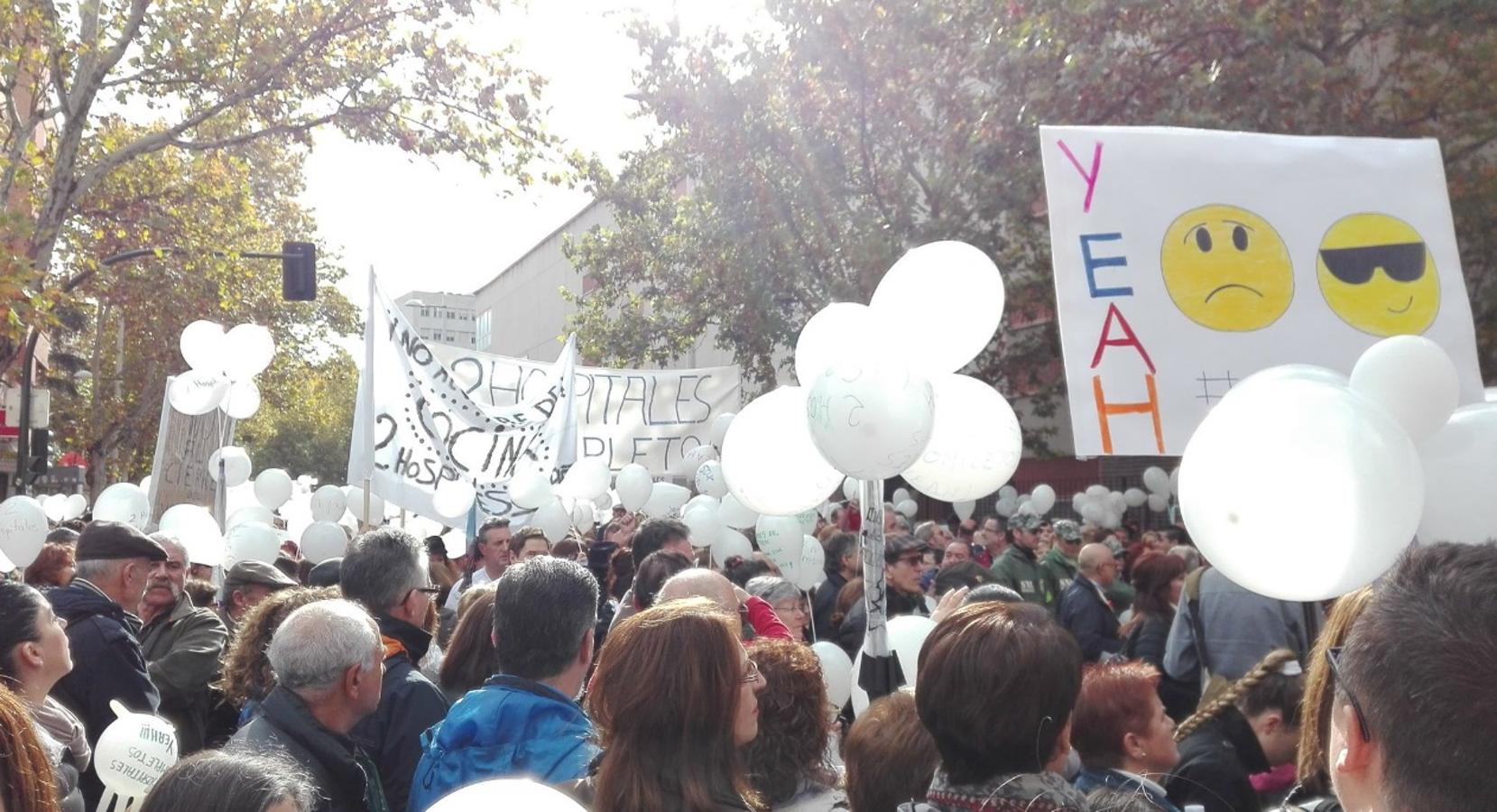 En directo | Manifestación por dos hospitales completos