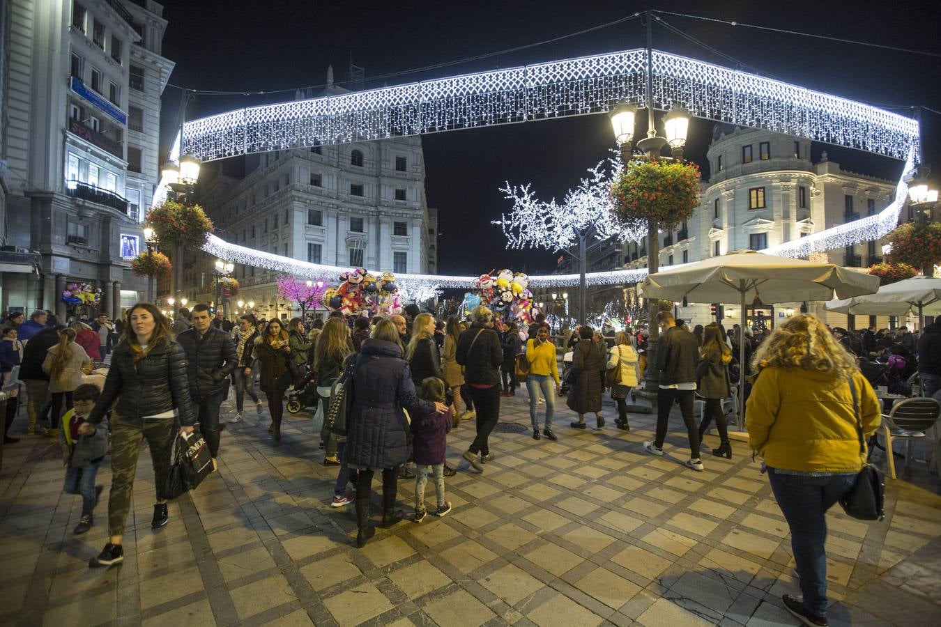 1,5 millones de &#039;leds&#039; iluminan la Navidad de Granada
