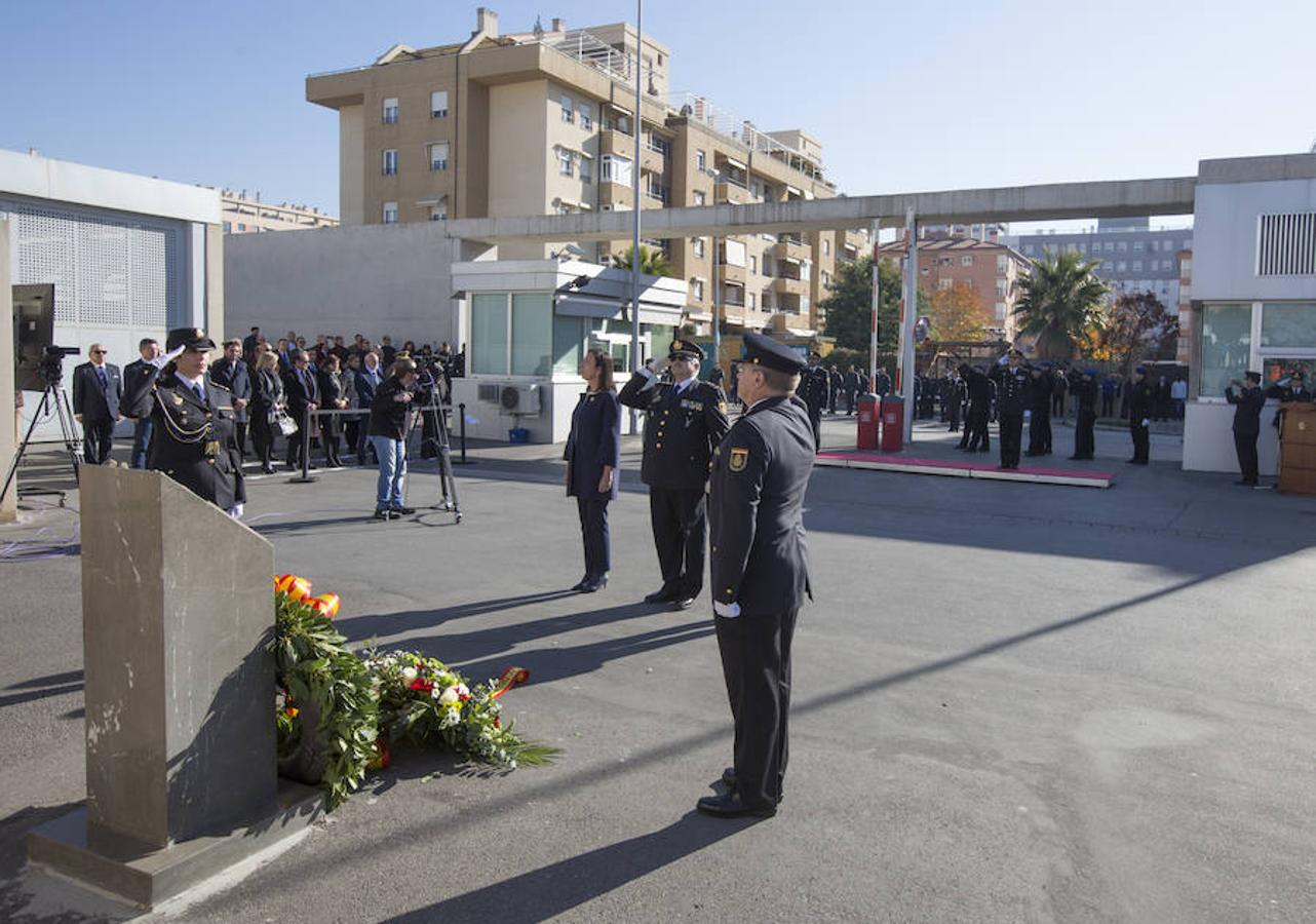 Homenaje a los policías caídos en acto de servicio