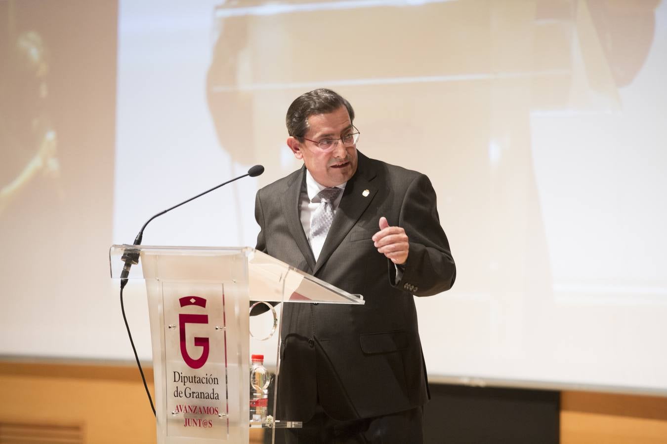 El cantaor Pinilla y el hermano Gutiérrez Ferrer, hijos predilectos de Granada