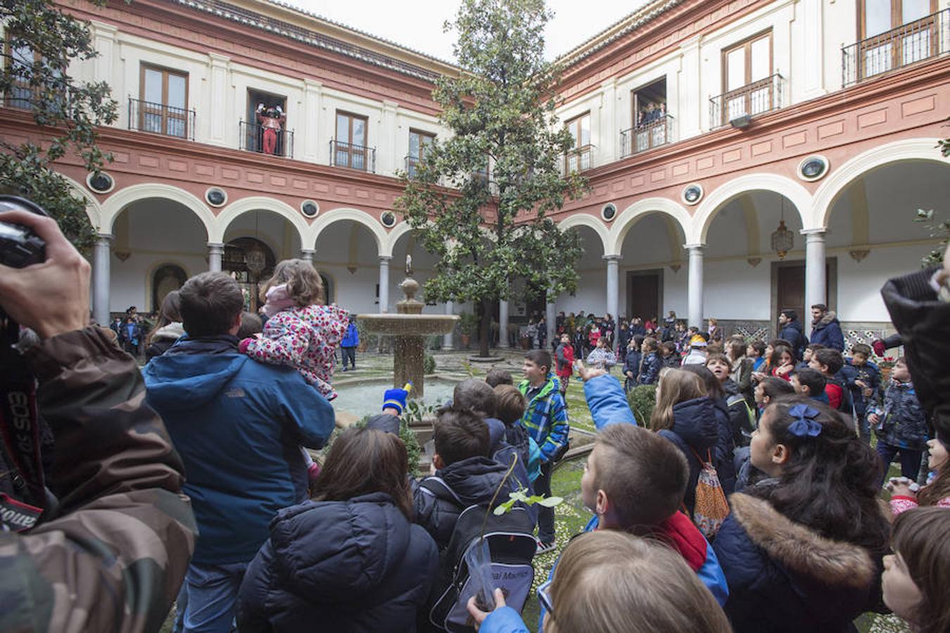 El Cartero Real ya recibe a los niños por Navidad