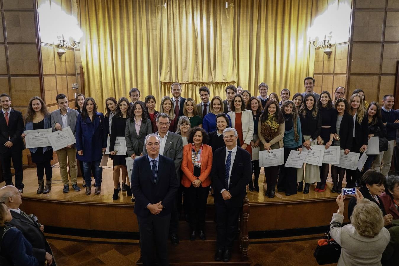 La UGR premia a los autores de las 44 mejores tesis doctorales