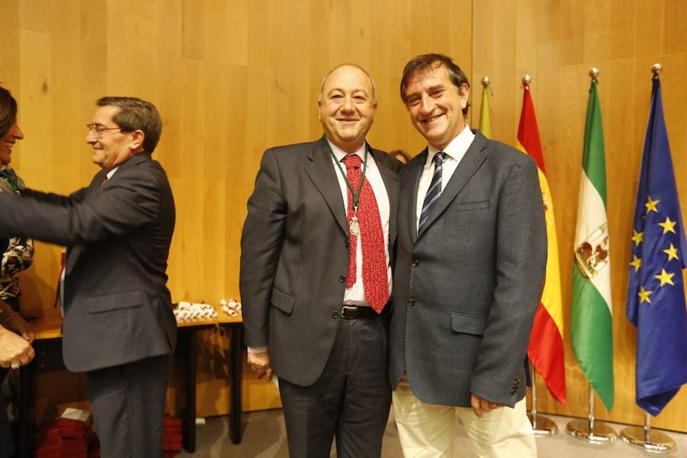 Medallas por un cuarto de siglo trabajando en Diputación