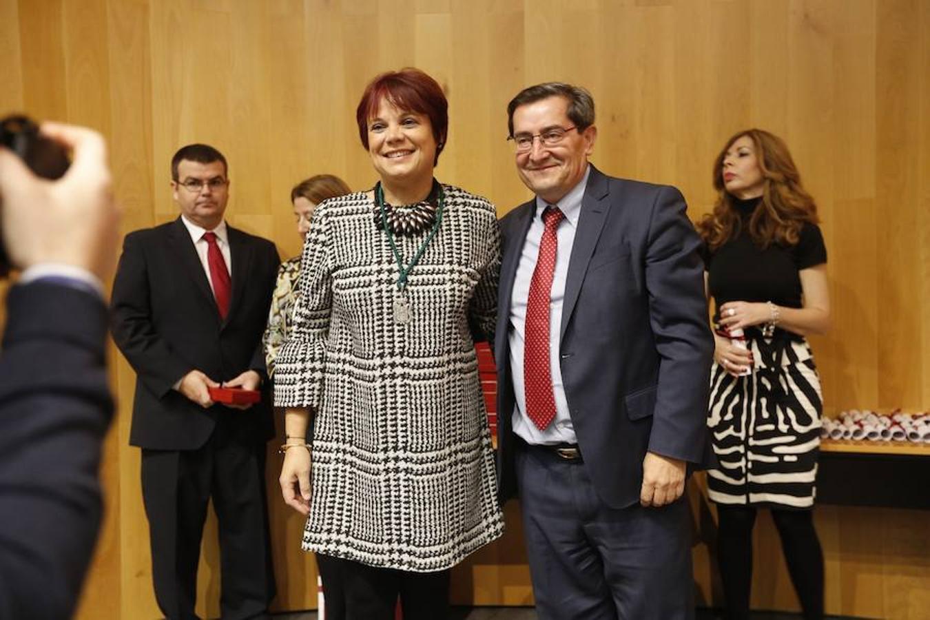 Medallas por un cuarto de siglo trabajando en Diputación