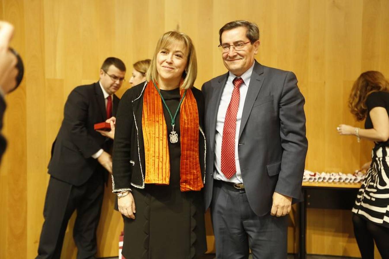 Medallas por un cuarto de siglo trabajando en Diputación