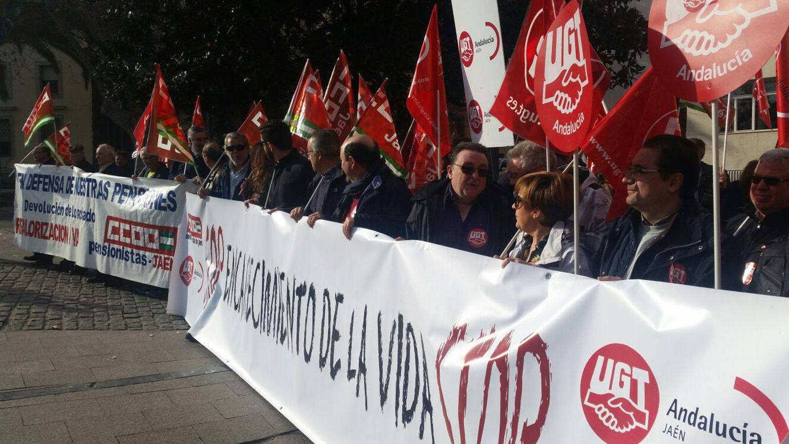 Los sindicatos salen a la calle en Jaén pidiendo medidas contra la precariedad laboral