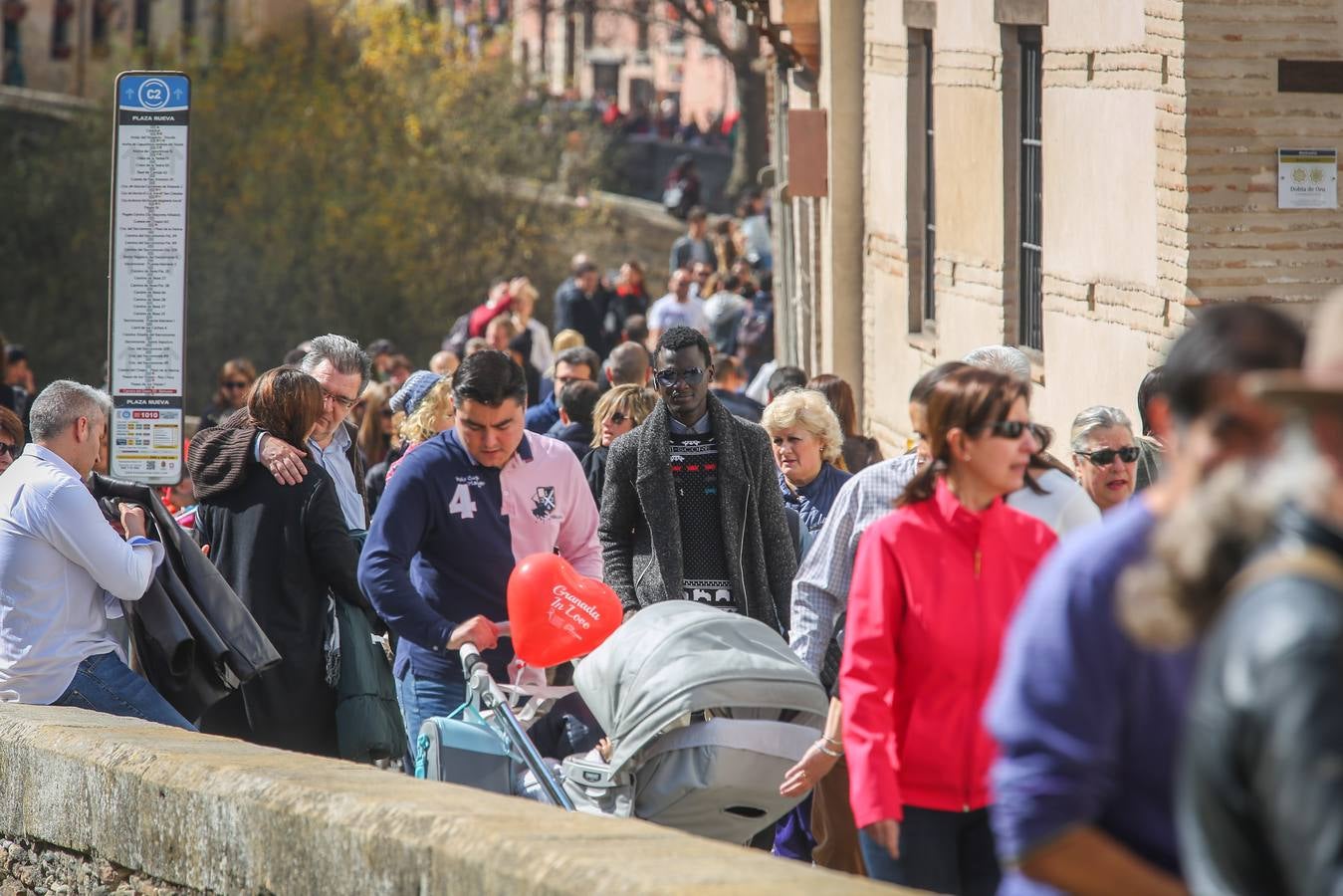 Granada se llena de turistas