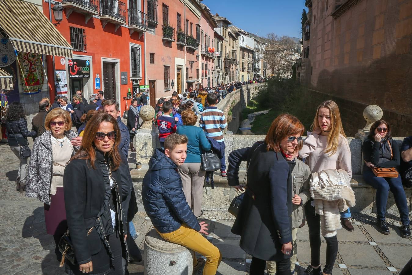 Granada se llena de turistas