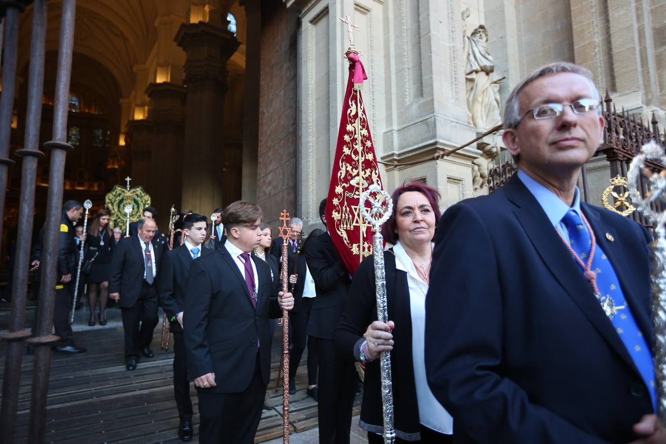 La cofradía del Vía Crucis salió a la calle… y así que pasen cien años más