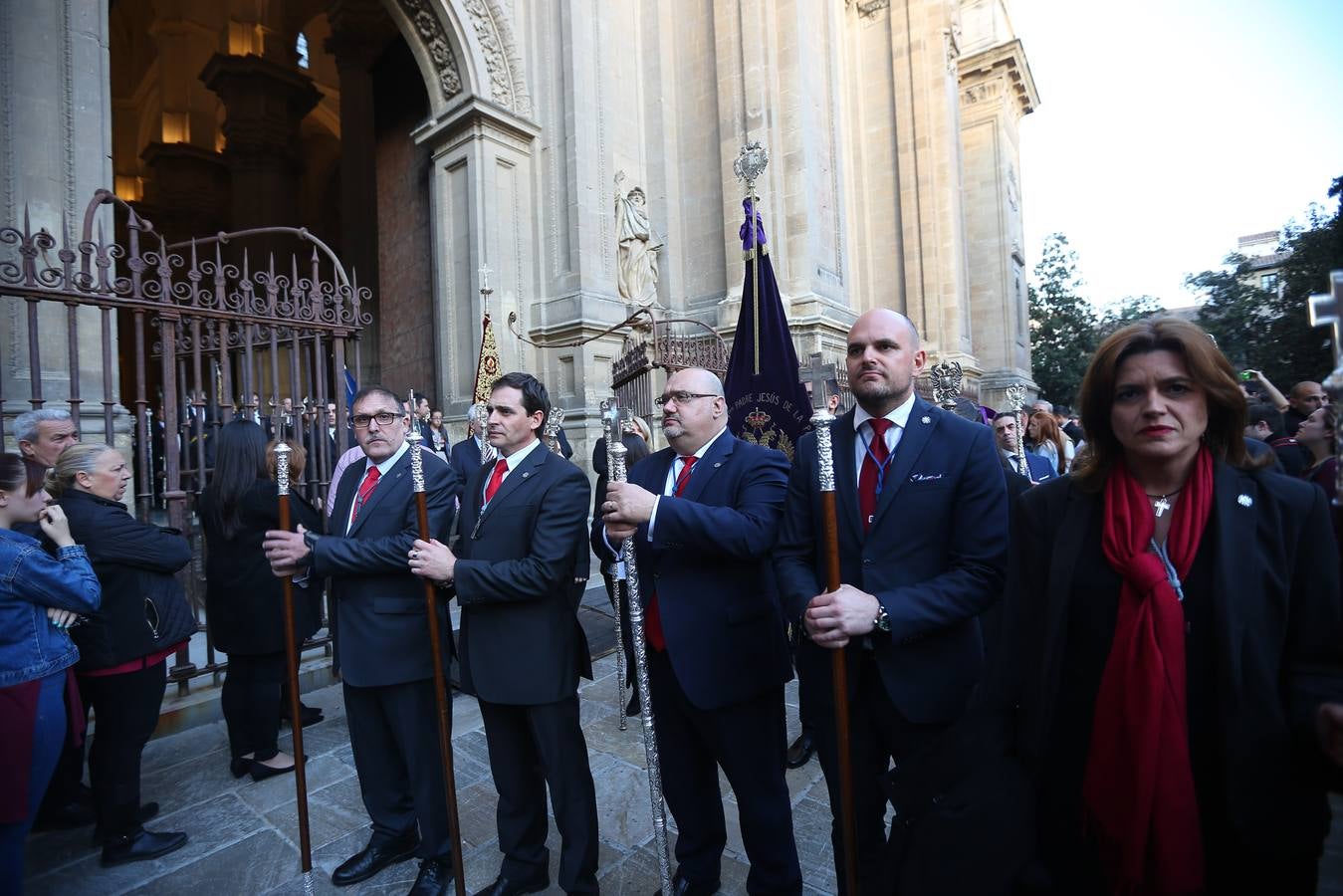 La cofradía del Vía Crucis salió a la calle… y así que pasen cien años más