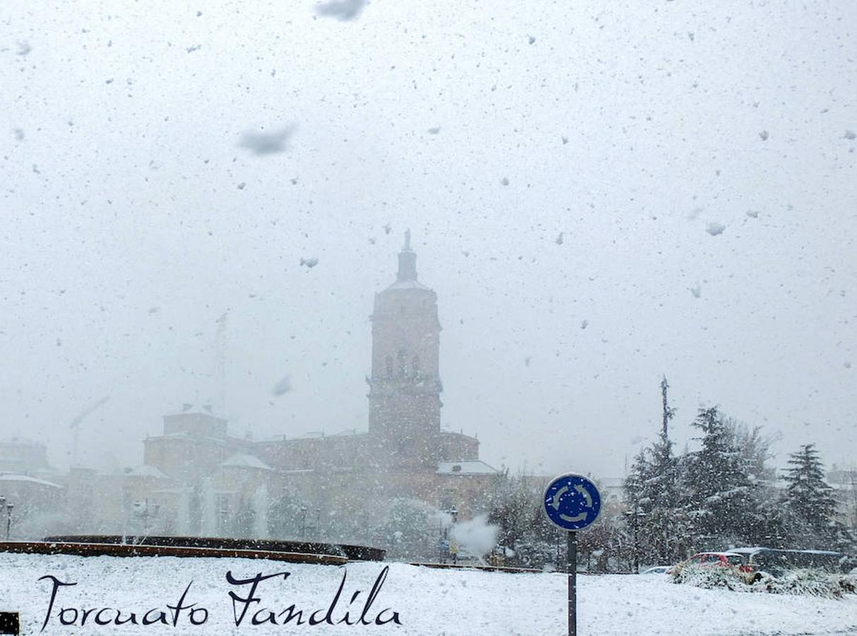 La comarca de Guadix queda cubierta de nieve