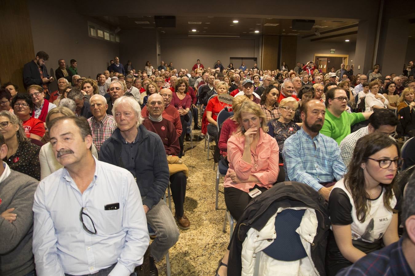 Baño de masas de Pedro Sánchez en Granada