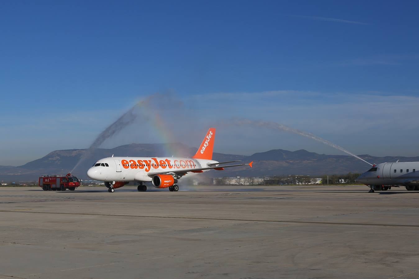 El primer vuelo desde Milán llega a Granada