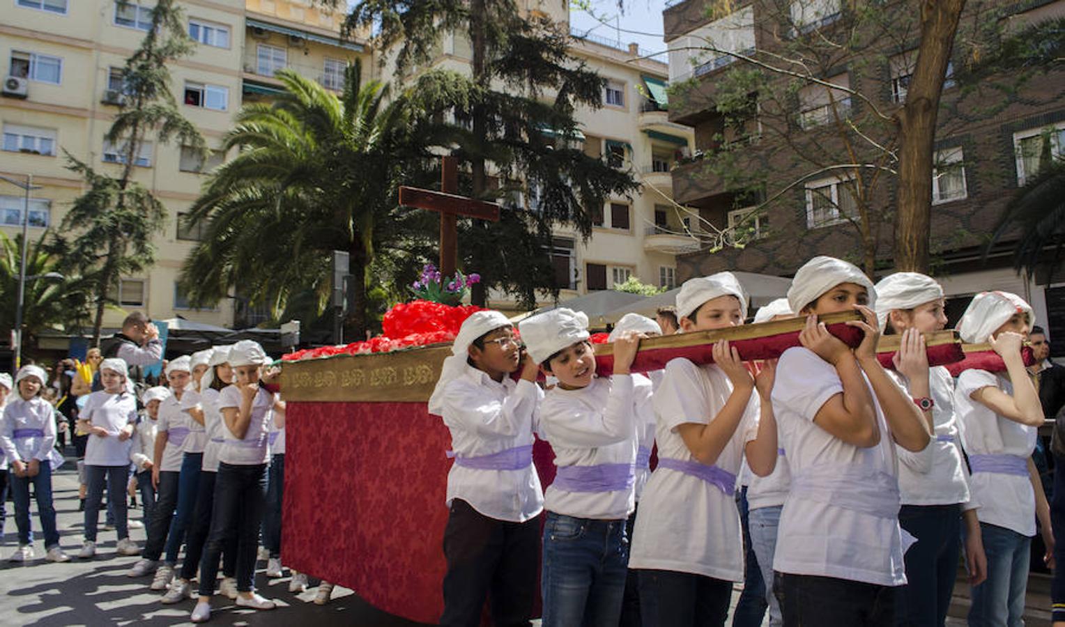 Procesiones con niños en Granada