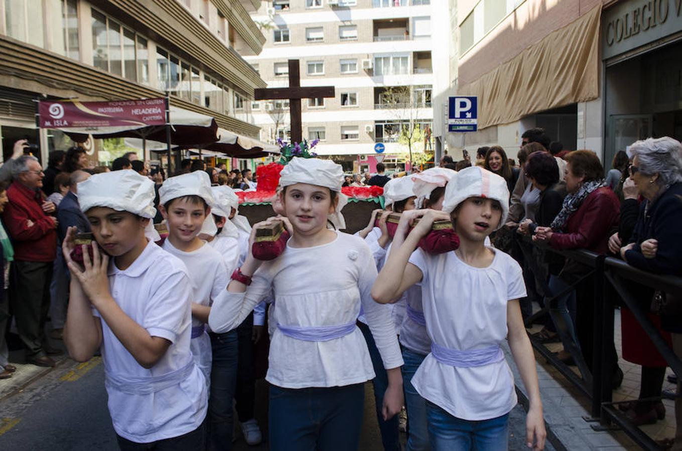 Procesiones con niños en Granada