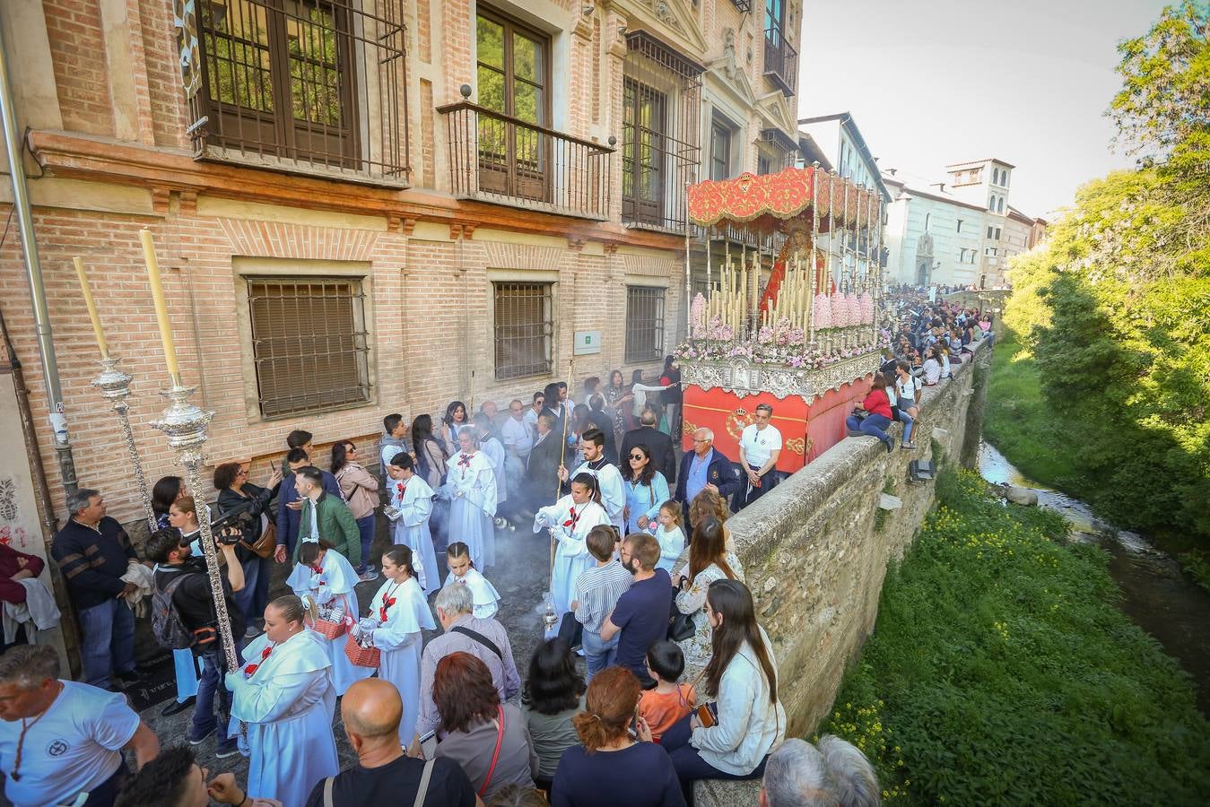 Los Dolores llenó la Carrera del Darro