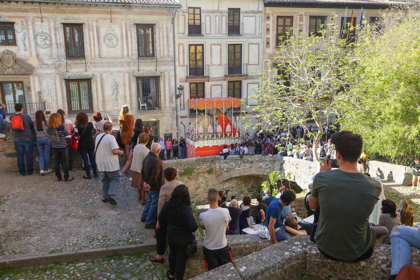 Los Dolores llenó la Carrera del Darro