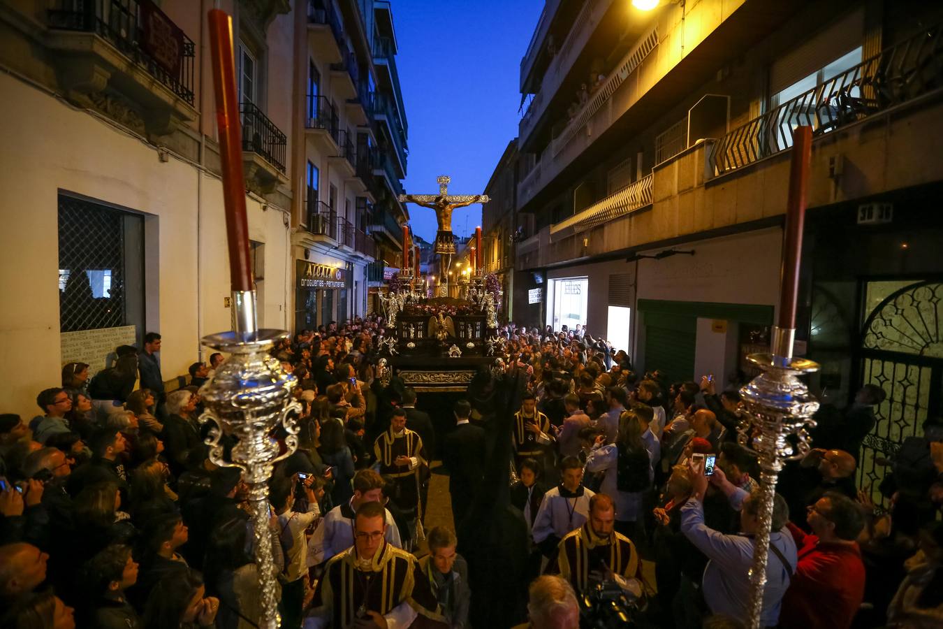 Campanas de luto para el Sagrado Protector