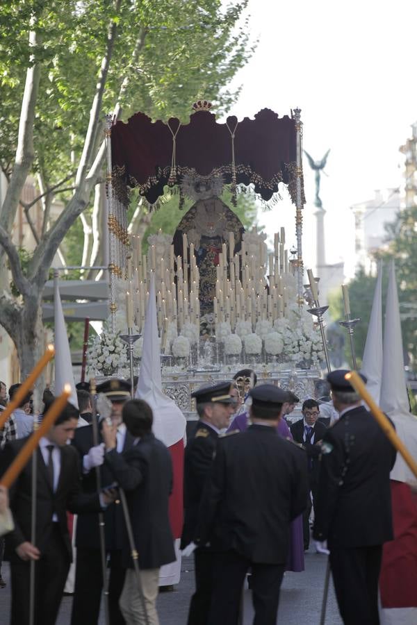 La Amargura reina entre sus fieles y devotos