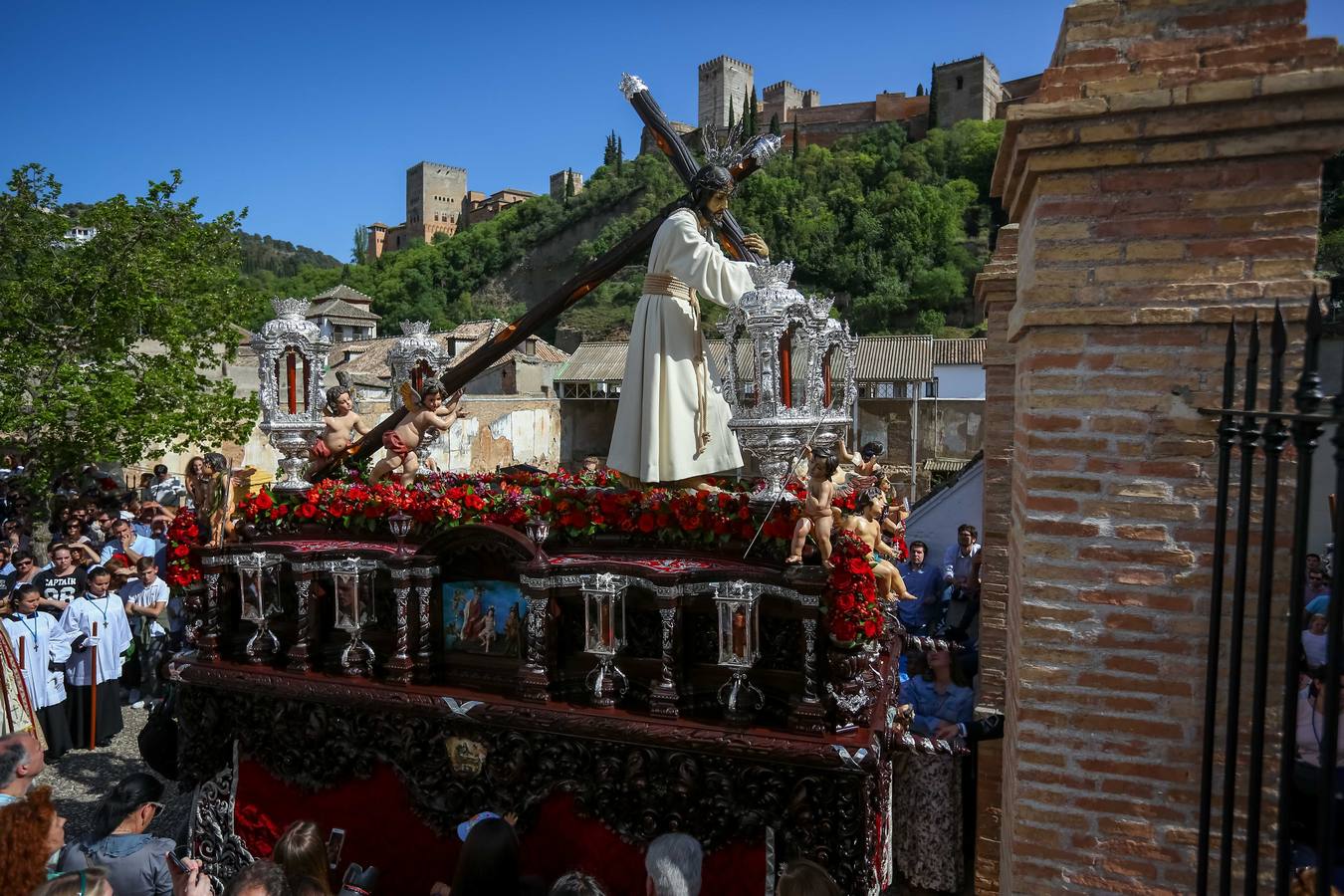 Concha, la cofradía que ve la Alhambra