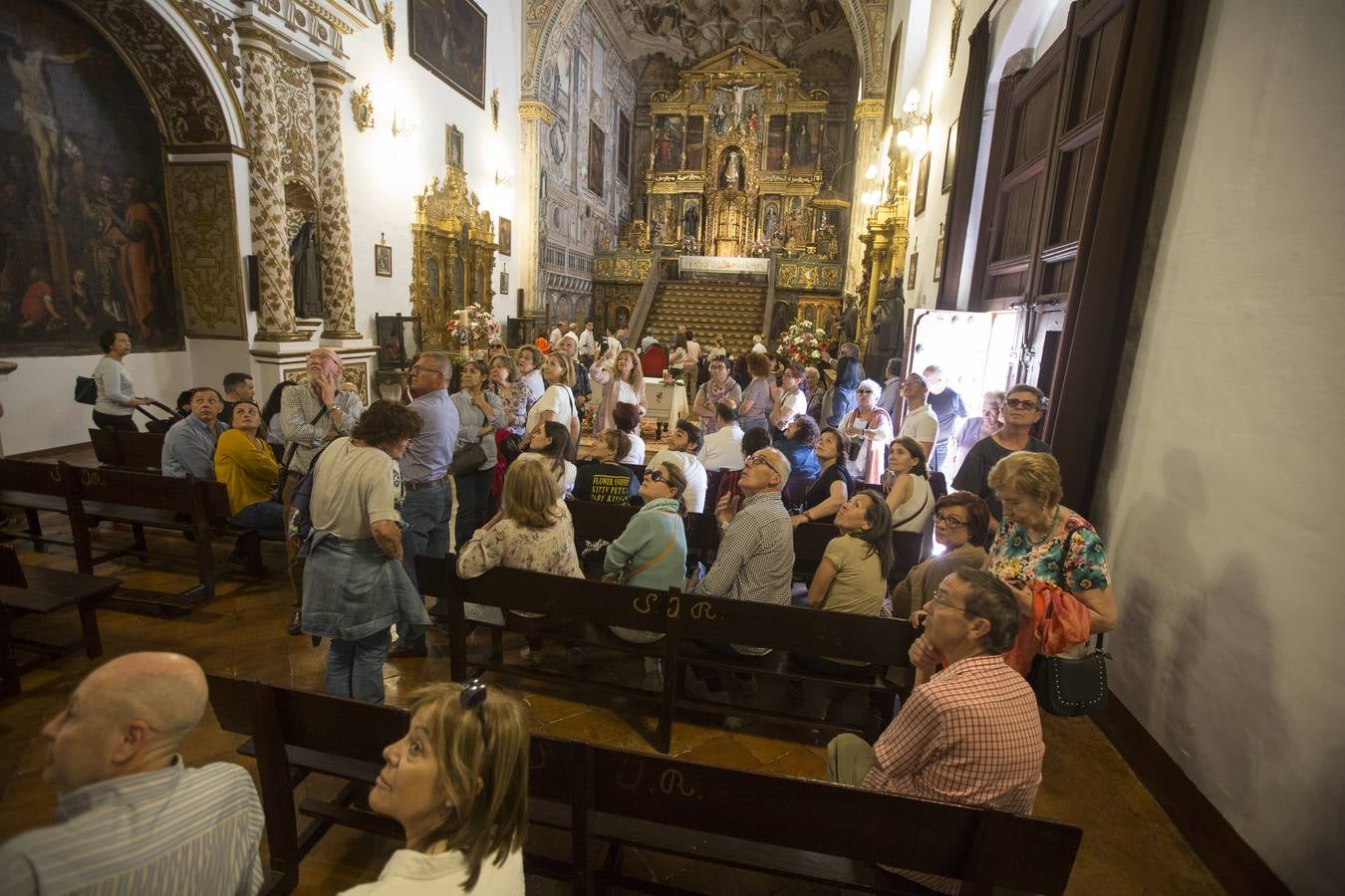 Las colas adornan el Día de los Monumentos