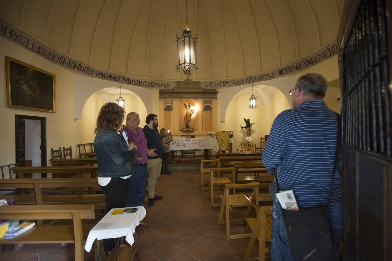 Las colas adornan el Día de los Monumentos