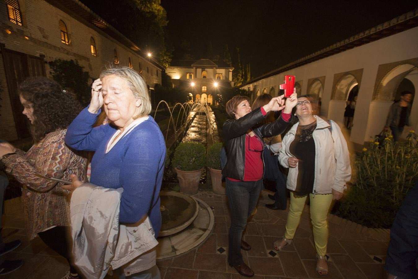 Las colas adornan el Día de los Monumentos