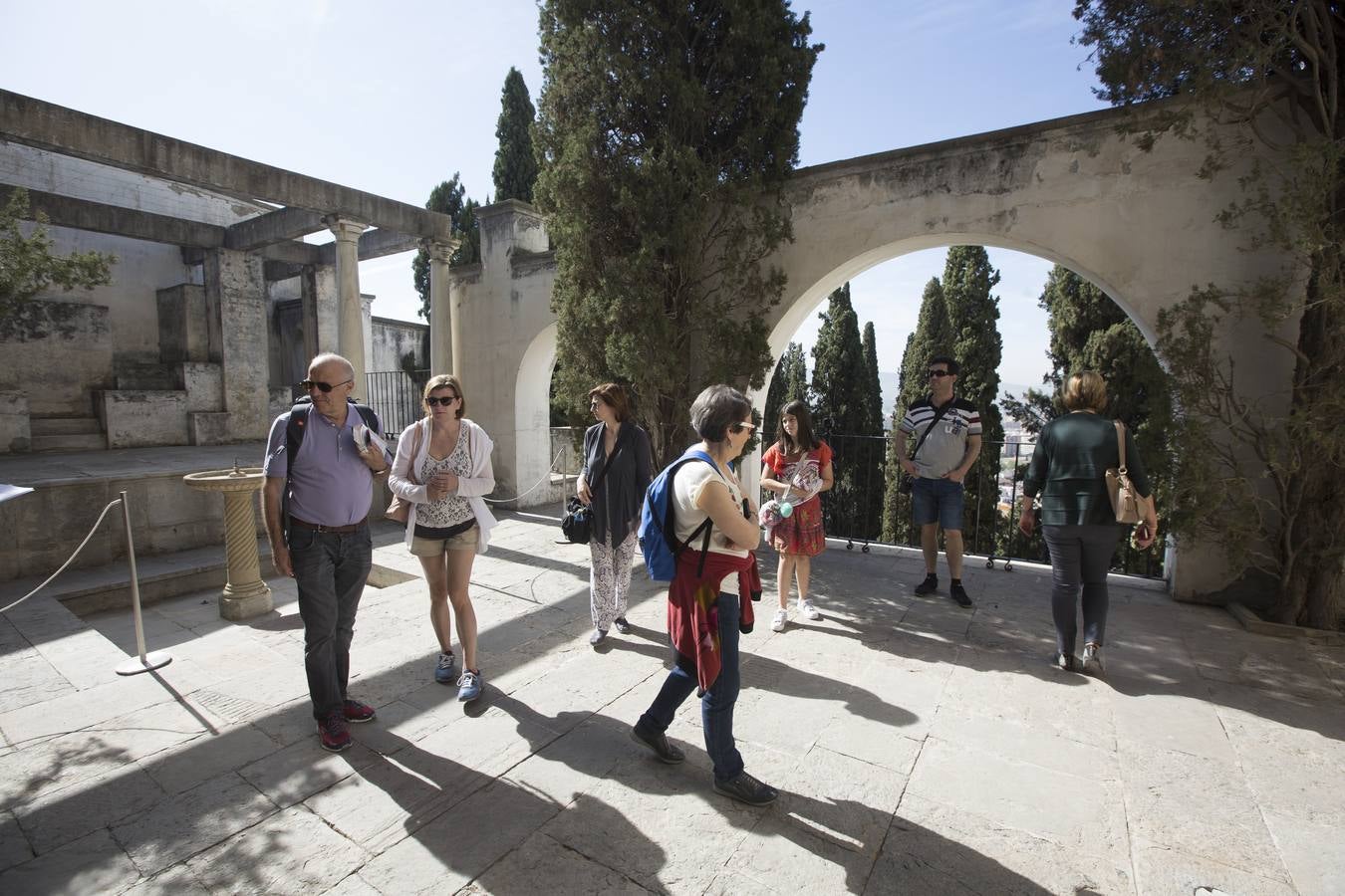 Las colas adornan el Día de los Monumentos