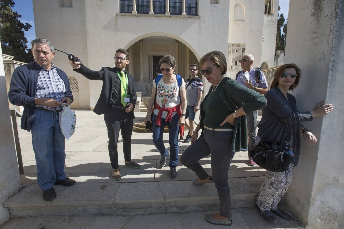 Las colas adornan el Día de los Monumentos
