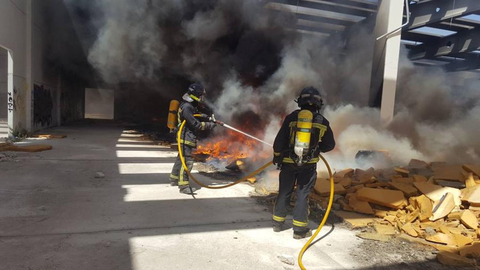 Incendio en la fábrica de Dhul en Jaén