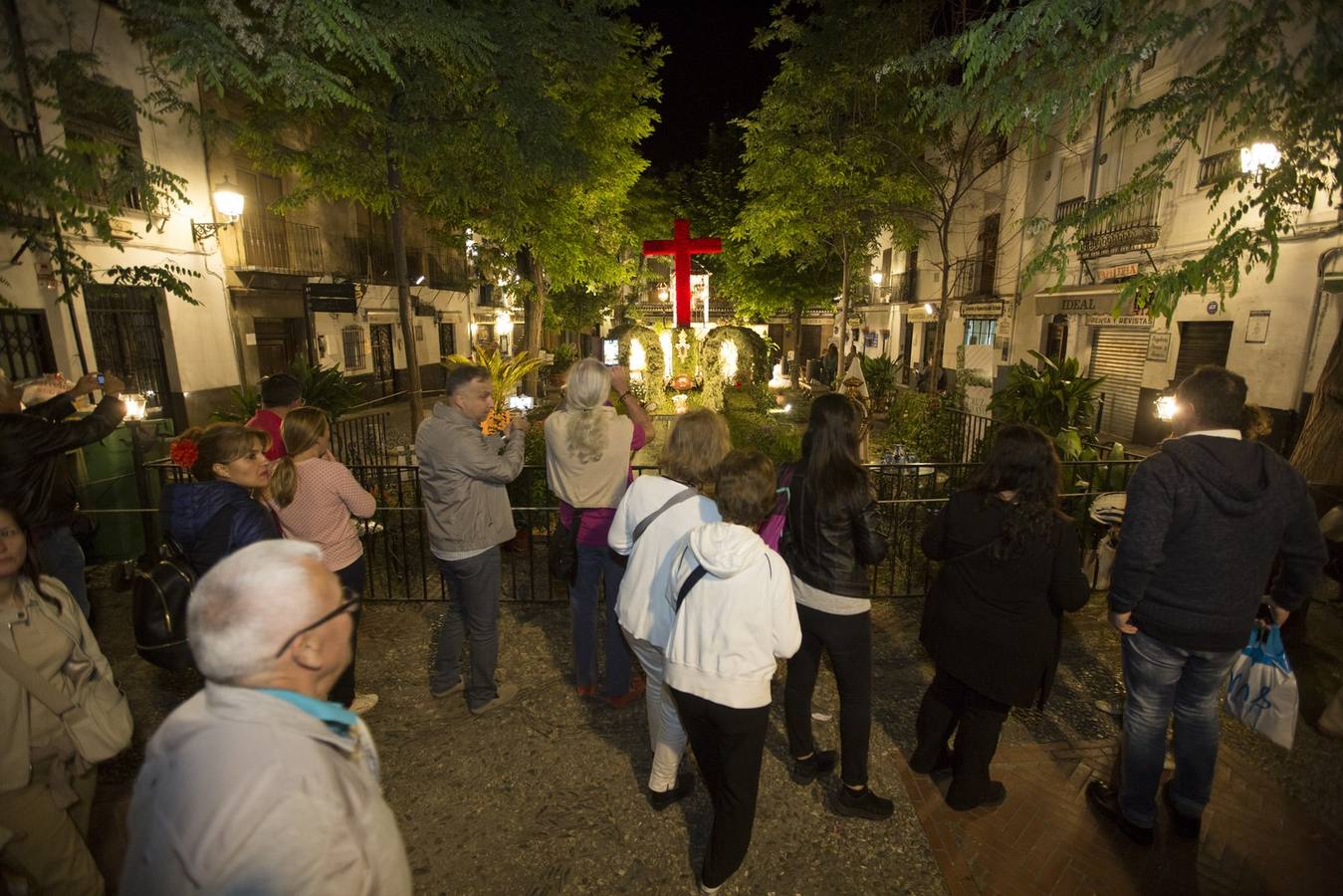 Segundo premio de calles y plazas para la asociación cultural Cruz de Mayo (Plaza Larga)
