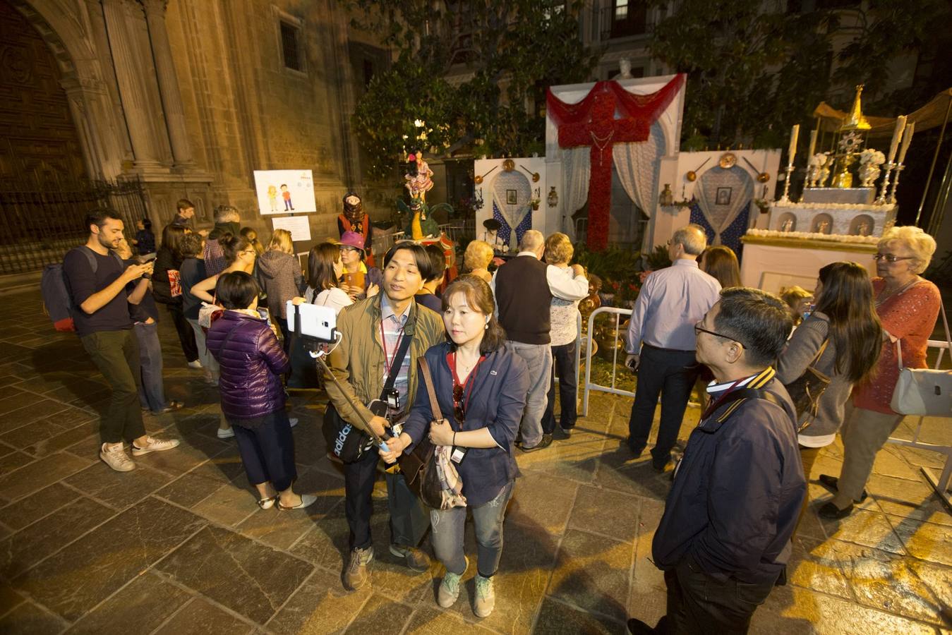 Tercer premio de calles y plazas para la Hermandad del Rosario (plaza Alonso Cano)