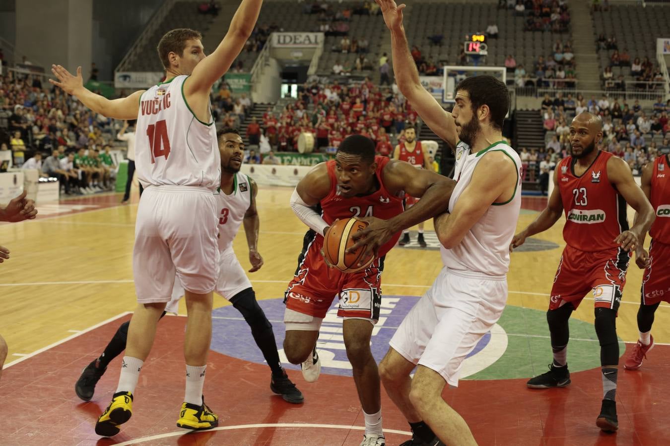 El Covirán cede en el Palacio