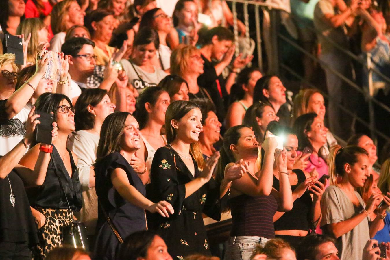 El mejor ambiente en el concierto de Ricky Martin en Granada