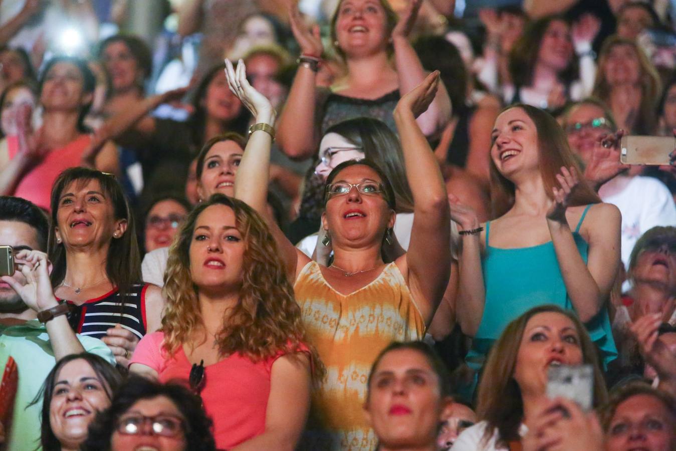 El mejor ambiente en el concierto de Ricky Martin en Granada