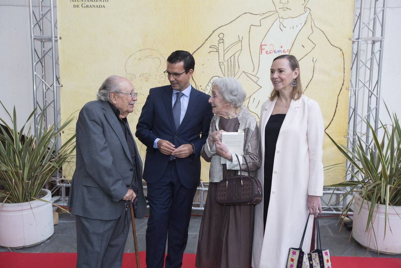 Ida Vitale recalca el poder hipnótico de Federico al recoger el Premio García Lorca