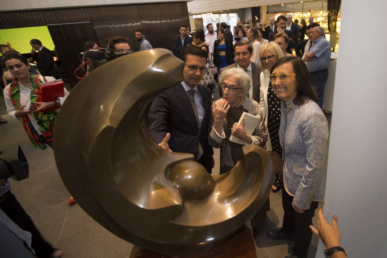 Ida Vitale recalca el poder hipnótico de Federico al recoger el Premio García Lorca