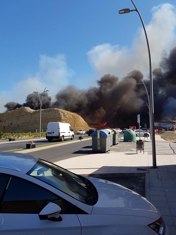 Se desata un incendio en Huércal de Almería