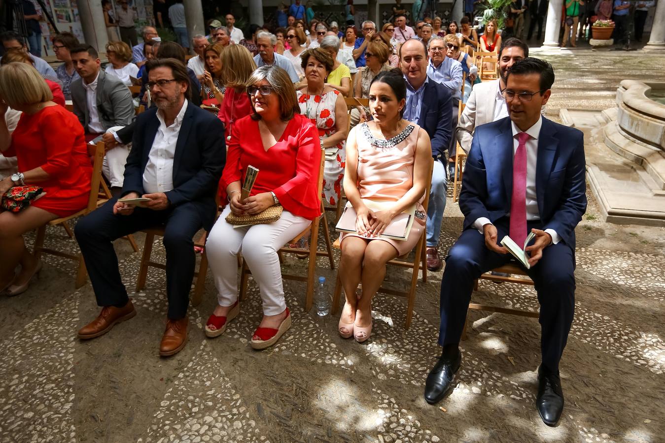 &quot;¡Granadinos! Fe y jolgorio, y a disfrutar la fiesta&quot;