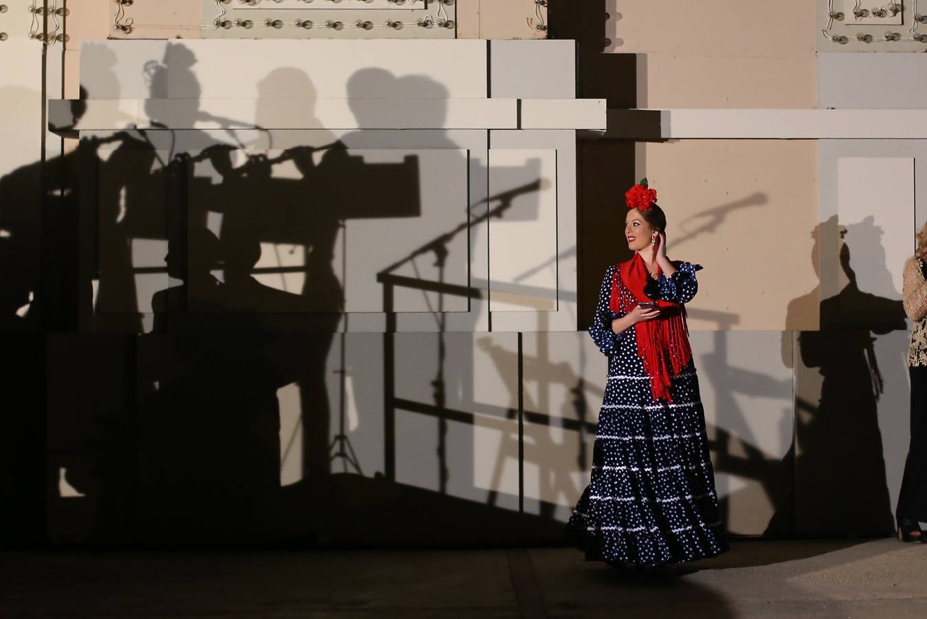 Brilla de noche más que el sol