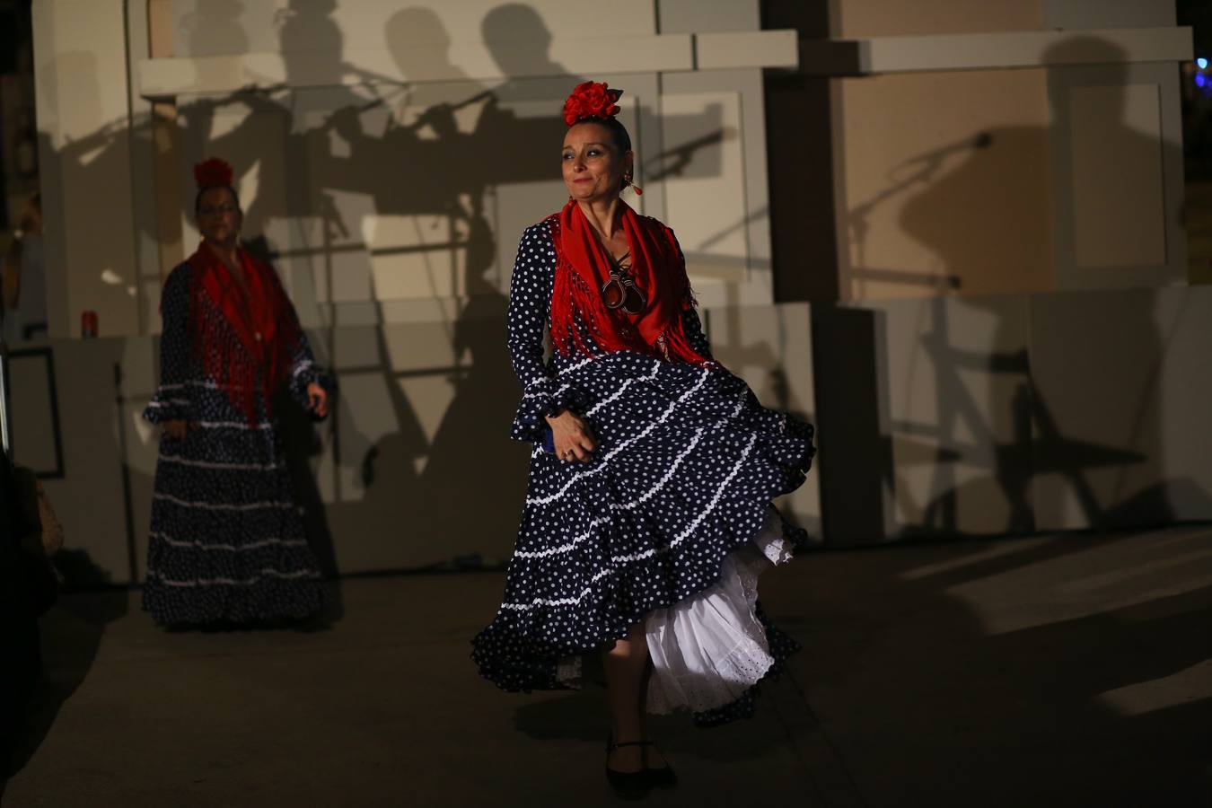 Brilla de noche más que el sol