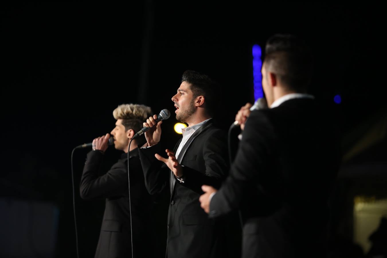 Brilla de noche más que el sol